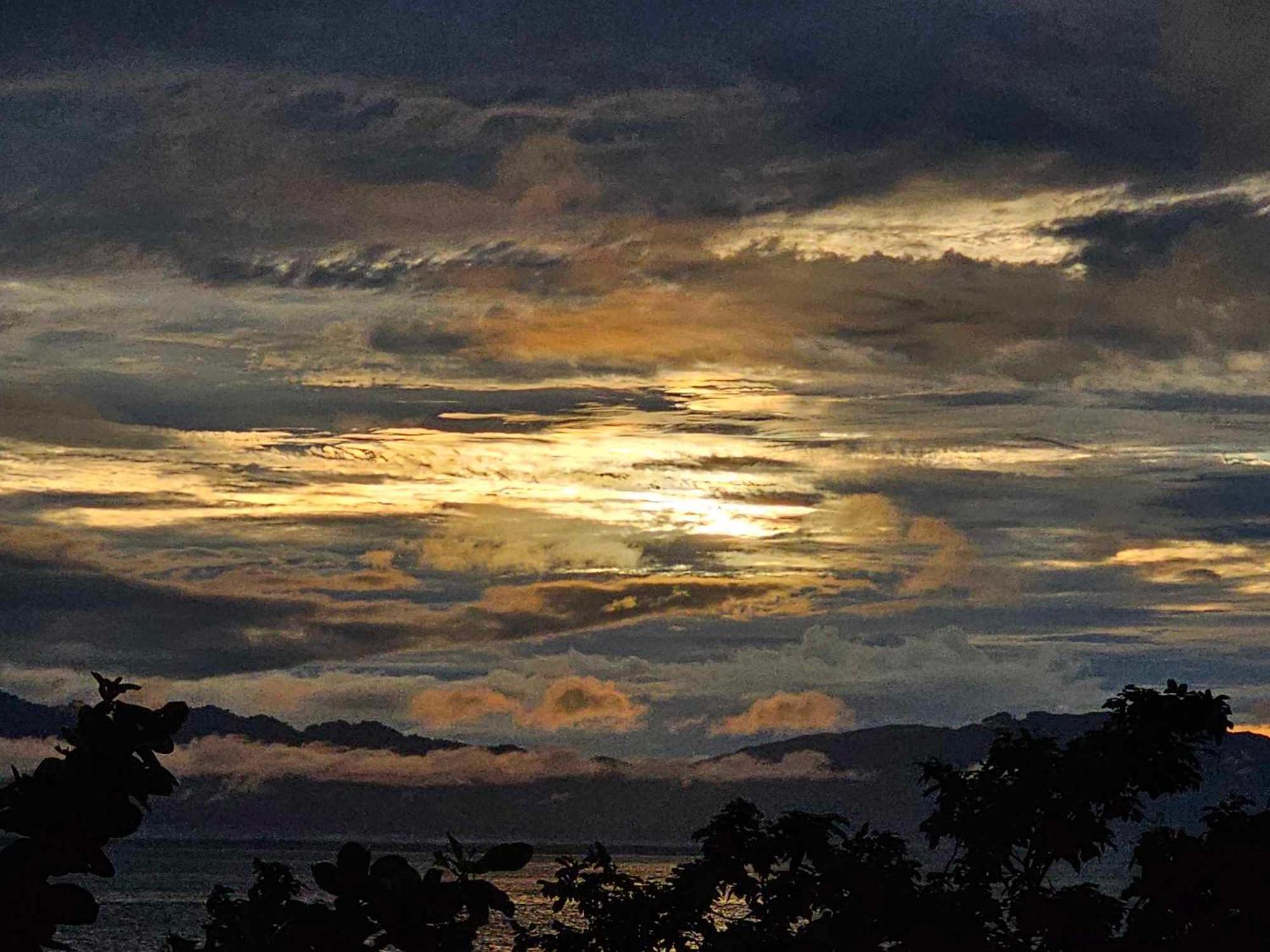 Eagles Nest Beach Resort Davao Luaran gambar